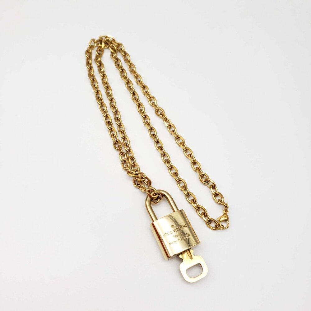 100% Auth Louis Vuitton Lock & Key with Unbranded Gold Plated Chain Necklace - Picture 5 of 8
